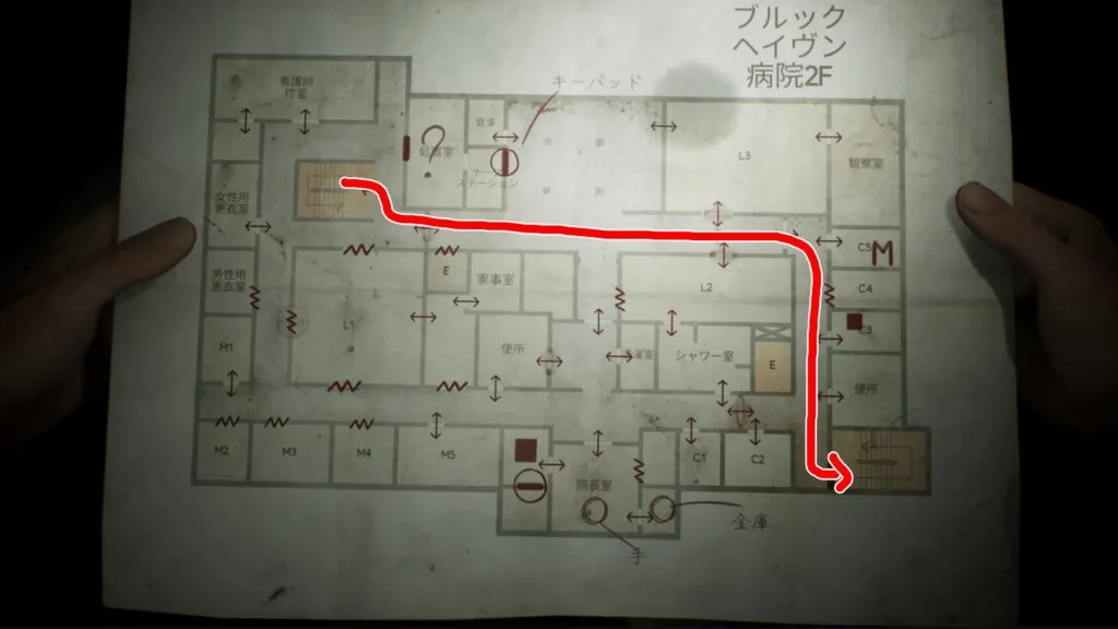 リメイク版『サイレントヒル2』の、ブルックヘイブン病院2階の地図。赤矢印で今行くべきルートを示している。