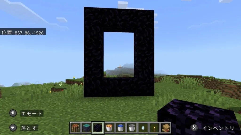 『マイクラ』ネザーポータルを作っている。