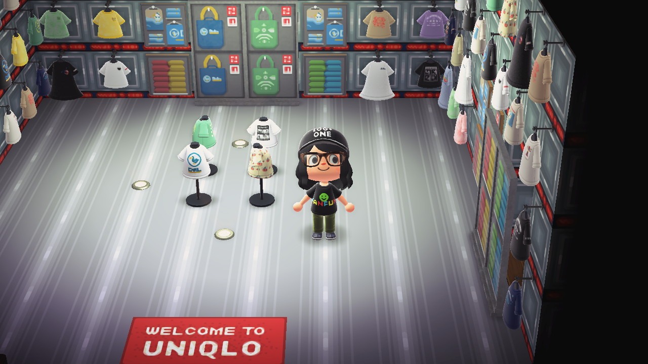 UNIQLO島の部屋の中もユニクロ店風