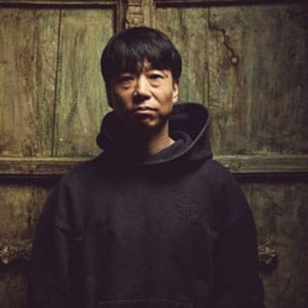 コラージュアーティストの河村康輔氏。