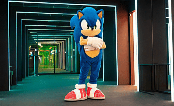 「SEGA STORE TOKYO」オープンを記念、ソニックによるグリーティング